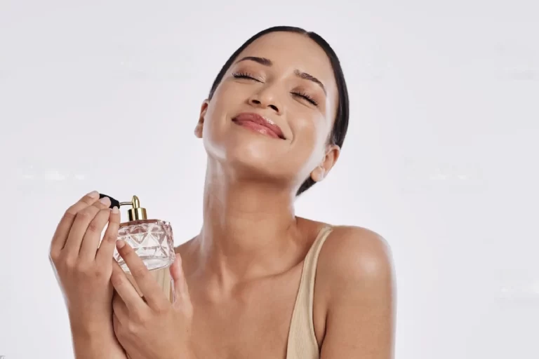 How to Smell Good: A Guide to Making Everyone Notice!