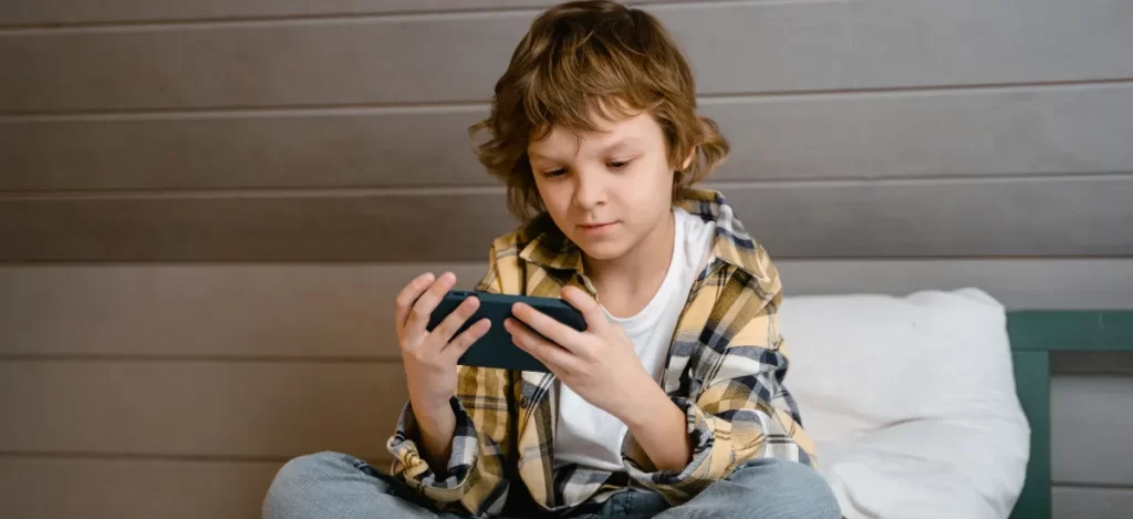 When Should You Get Your Kid a Phone
